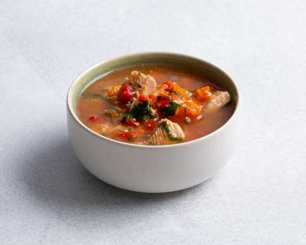 Овощной суп с копченой курицей
